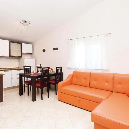 בית נופש Two-bedroom In Poplat *