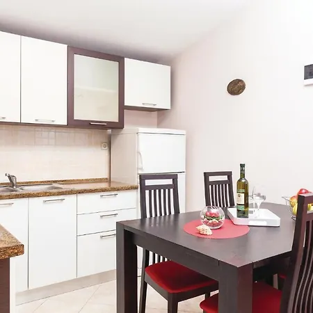 בית נופש Two-bedroom In Poplat *