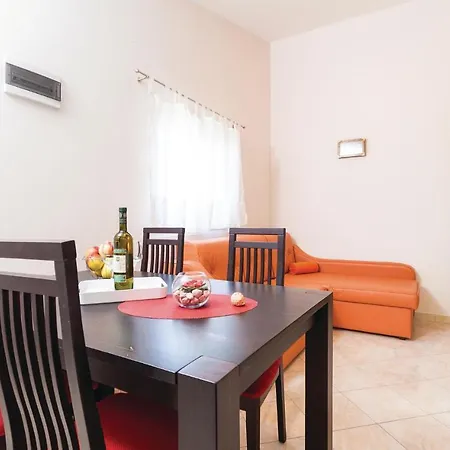 בית נופש Two-bedroom In Poplat וולה לוקה